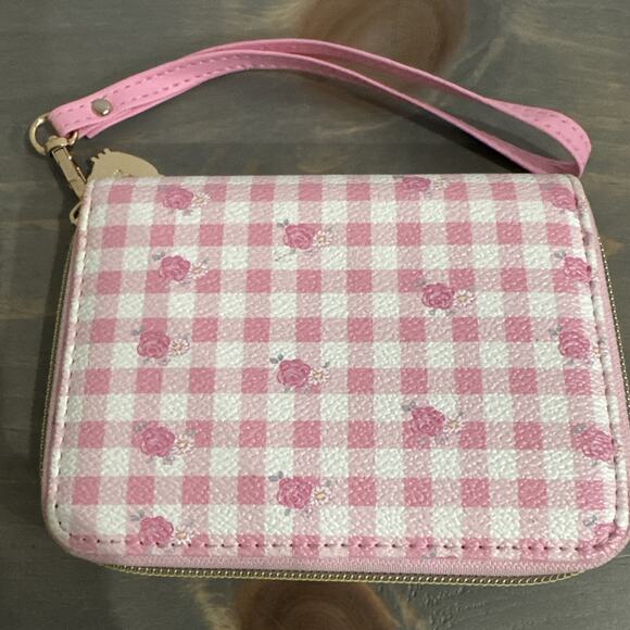 Hello Kitty Pink Gingham Wallet With A Wristlet Strap EUC - Picture 2 of 11